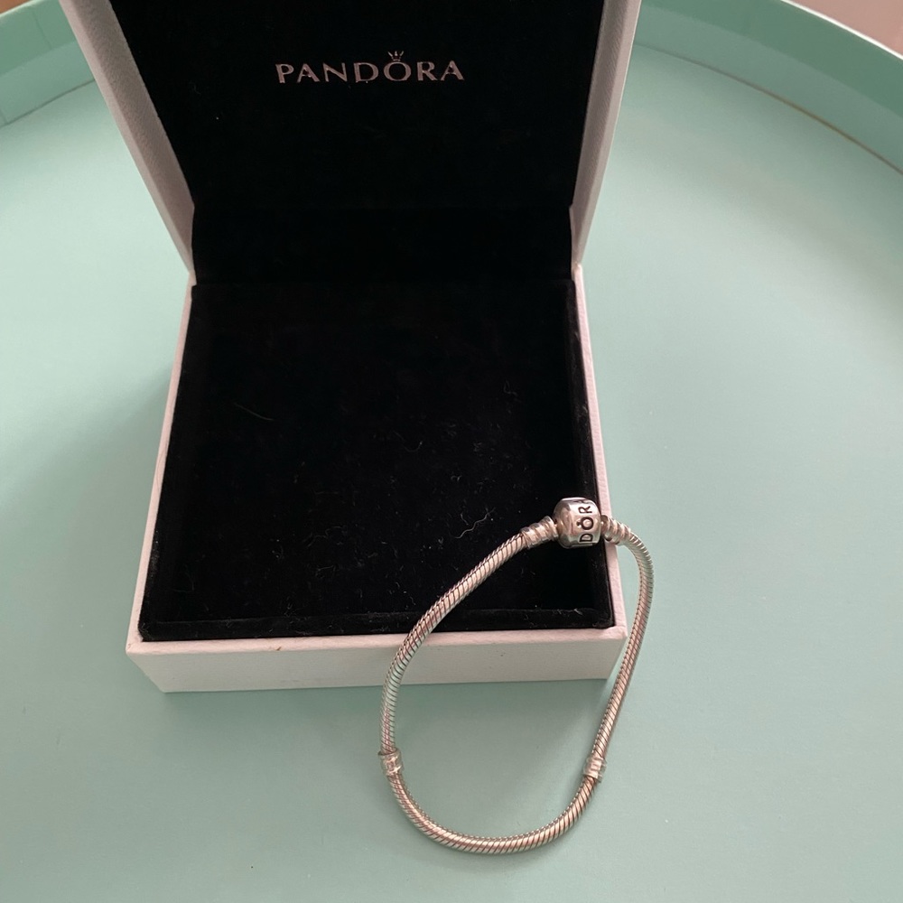 PANDORA bracelet and charms - Picture 4 of 4